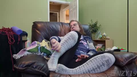 Linzy19 online show from 01.13.25