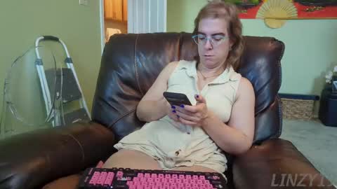 Linzy19 online show from 09.11.25