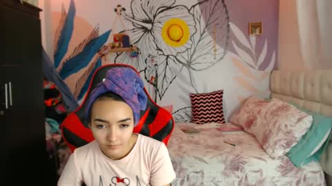 Snapshot of linzybaner chatting on 01.23.25 LinzyBaner online show from 01.23.25