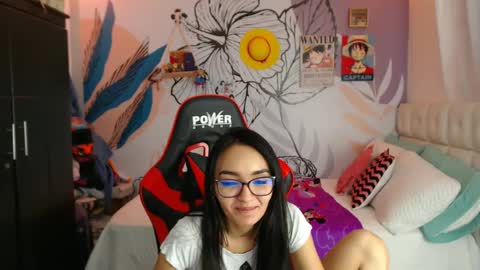 Snapshot of linzybaner chatting on 02.14.25 LinzyBaner online show from 02.14.25