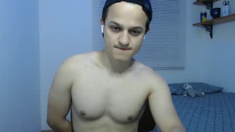 Snapshot of lioncluess chatting on 10.28.25 Lion Cluess online show from 10.28.25