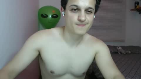 Snapshot of lioncluess chatting on 11.23.25 Lion Cluess online show from 11.23.25