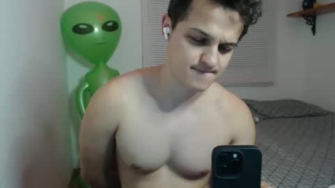 Snapshot of lioncluess chatting on 01.09.26 Lion Cluess online show from 01.09.26