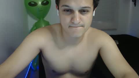 Snapshot of lioncluess chatting on 04.13.26 Lion Cluess online show from 04.13.26