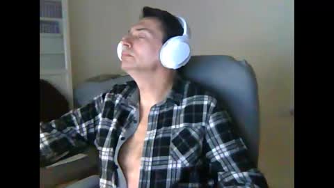 Snapshot of liongr69 chatting on 01.08.25 liongr69 online show from 01.08.25