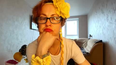 Snapshot of lioraweiss chatting on 05.13.26 Liora Weiss online show from 05.13.26