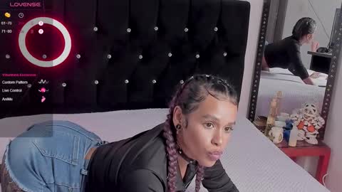 lips_sarasofia online show from 10.14.25