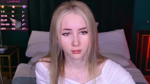 Snapshot of lirakink chatting on 11.19.25 lirakink online show from 11.19.25