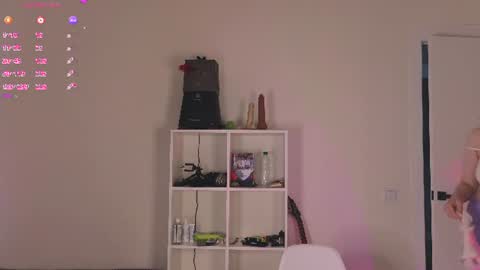 Snapshot of lirara chatting on 06.18.26 lirara online show from 06.18.26