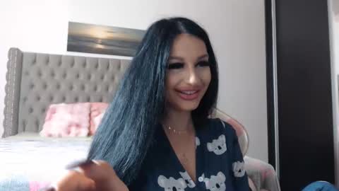 Lisa online show from 10.18.25