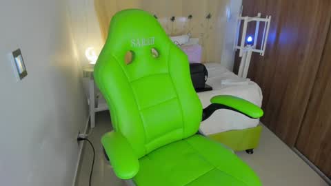 Lisa  online show from 01.19.25