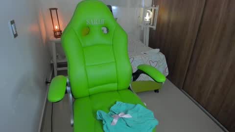 Lisa  online show from 02.17.25