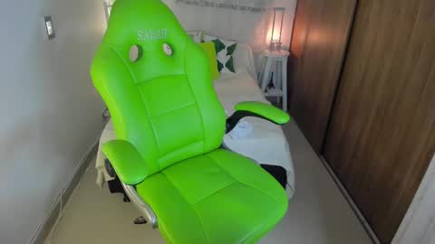 Lisa  online show from 09.25.25