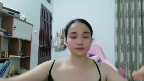 lisa_hanw online show from 05.18.26