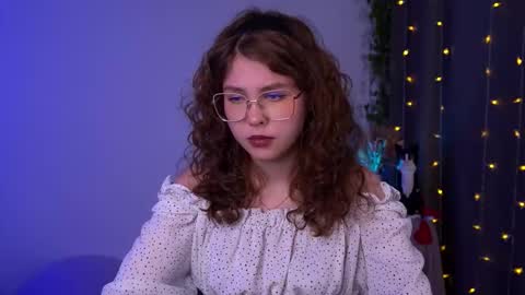 Snapshot of lisa_roses chatting on 11.11.25 Lisa online show from 11.11.25