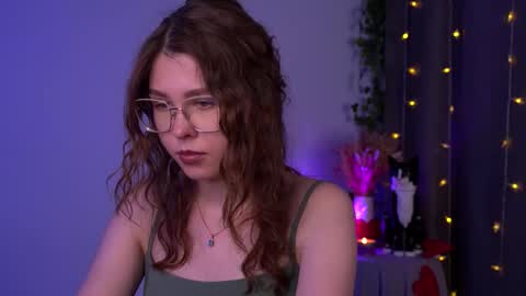 Snapshot of lisa_roses chatting on 11.18.25 Lisa online show from 11.18.25