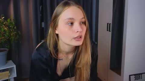 Snapshot of lisa_schiele chatting on 09.23.25 Elisabeth or Lisa online show from 09.23.25