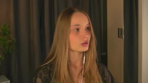 Snapshot of lisa_schiele chatting on 09.26.25 Elisabeth or Lisa online show from 09.26.25