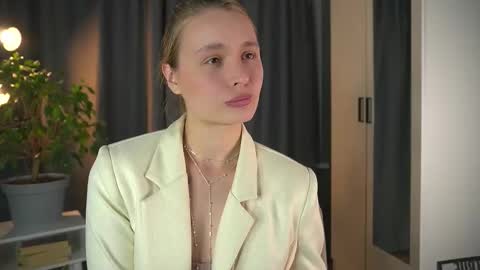 Snapshot of lisa_schiele chatting on 09.27.25 Elisabeth or Lisa online show from 09.27.25