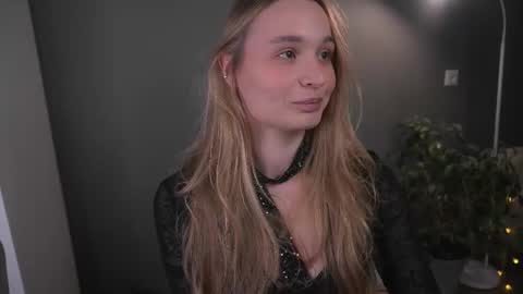 Elisabeth or Lisa online show from 12.19.25