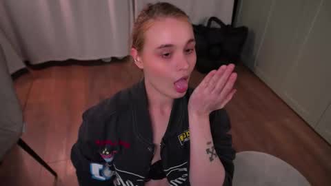 Elisabeth or Lisa online show from 02.17.26