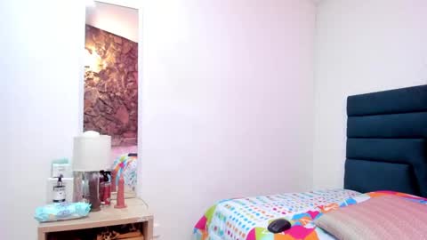 lisa white  online show from 02.11.25