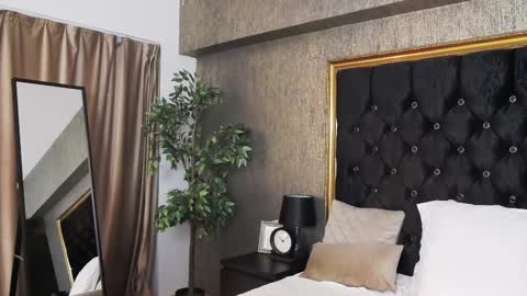 Snapshot of lisacroft chatting on 03.05.25 lisacroft online show from 03.05.25