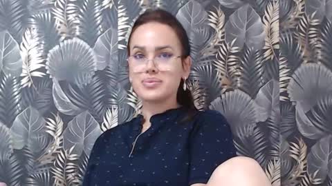 Snapshot of lisagrand chatting on 09.17.25 Lisa Grand online show from 09.17.25