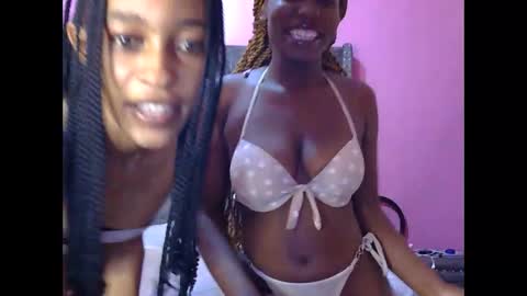 Snapshot of lisah22_ chatting on 04.07.26 Lisah online show from 04.07.26