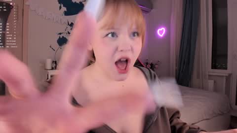 -Lisa- Help me to reach 100 thumbs up3 online show from 12.22.24