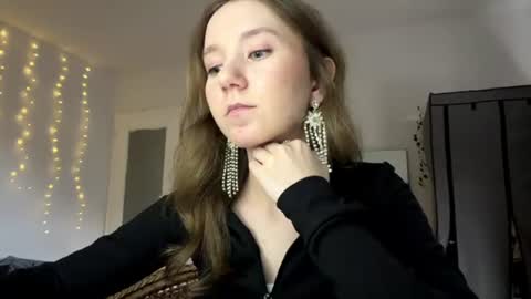 lisasmall online show from 06.12.26