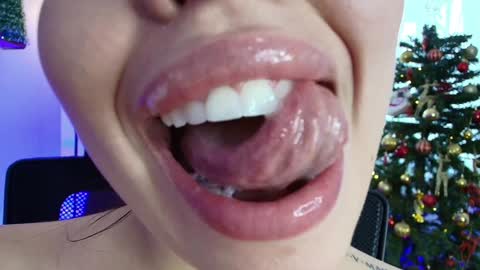 Lisbet online show from 12.05.24