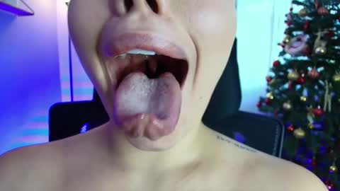 Lisbet online show from 01.11.25