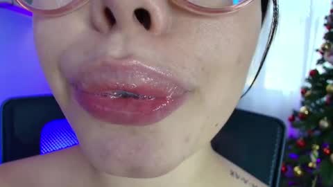 Lisbet online show from 01.15.25