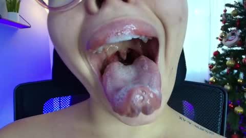 Lisbet online show from 01.16.25