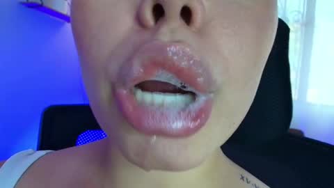 Lisbet online show from 01.27.25