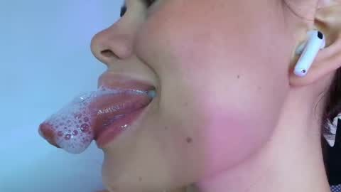 Lisbet online show from 11.08.25