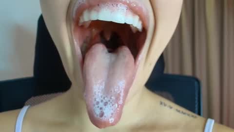 Lisbet online show from 03.27.26