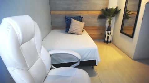 Liseth Fox online show from 12.21.24