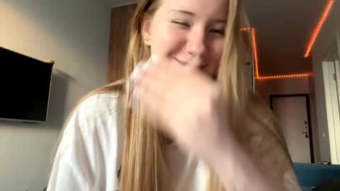 Snapshot of lisi_kiss_ chatting on 05.21.26 Aurora online show from 05.21.26
