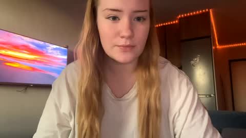 Snapshot of lisi_kiss_ chatting on 05.22.26 Aurora online show from 05.22.26