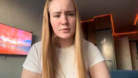 Snapshot of lisi_kiss_ chatting on 05.24.26 Aurora online show from 05.24.26
