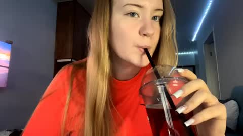 Snapshot of lisi_kiss_ chatting on 05.26.26 Aurora online show from 05.26.26