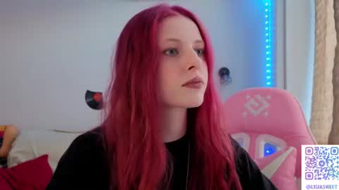 Snapshot of lisiasweet chatting on 06.14.26 Lika online show from 06.14.26