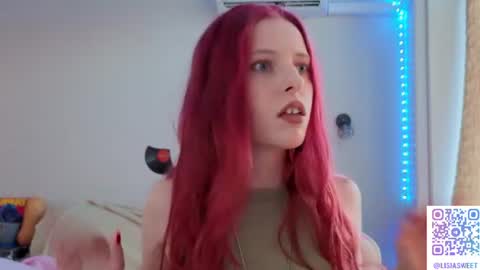 Snapshot of lisiasweet chatting on 06.19.26 Lika online show from 06.19.26