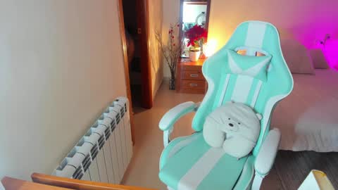 Snapshot of lissabw chatting on 12.16.24 Lissa online show from 12.16.24