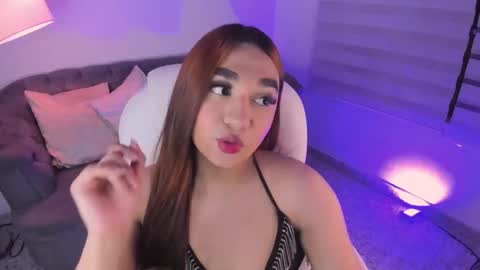 Snapshot of lissascarlett_1 chatting on 11.22.25 Lisssa online show from 11.22.25