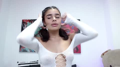 Snapshot of lissbrown chatting on 02.08.25 Liss Brown online show from 02.08.25