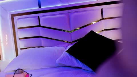 Snapshot of lisse_palmerr chatting on 02.19.25 lisse_palmerr online show from 02.19.25