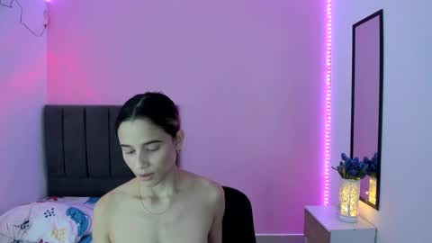 Snapshot of liswett_ chatting on 12.19.24 Liss online show from 12.19.24
